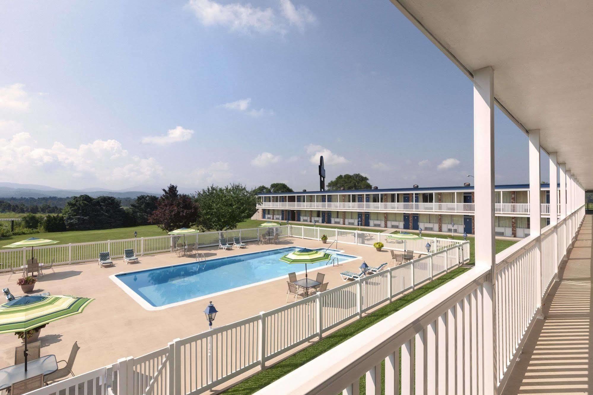Days Inn By Wyndham Waynesboro Kültér fotó